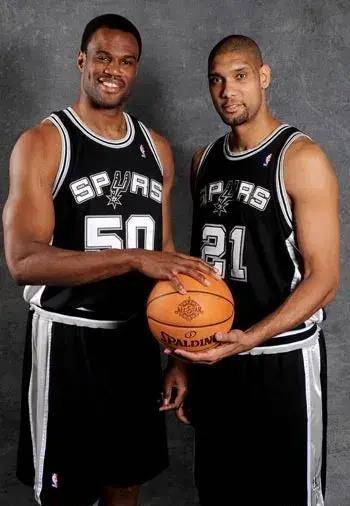 关于蒂姆重要时刻重要助攻，TL带队取胜！的信息