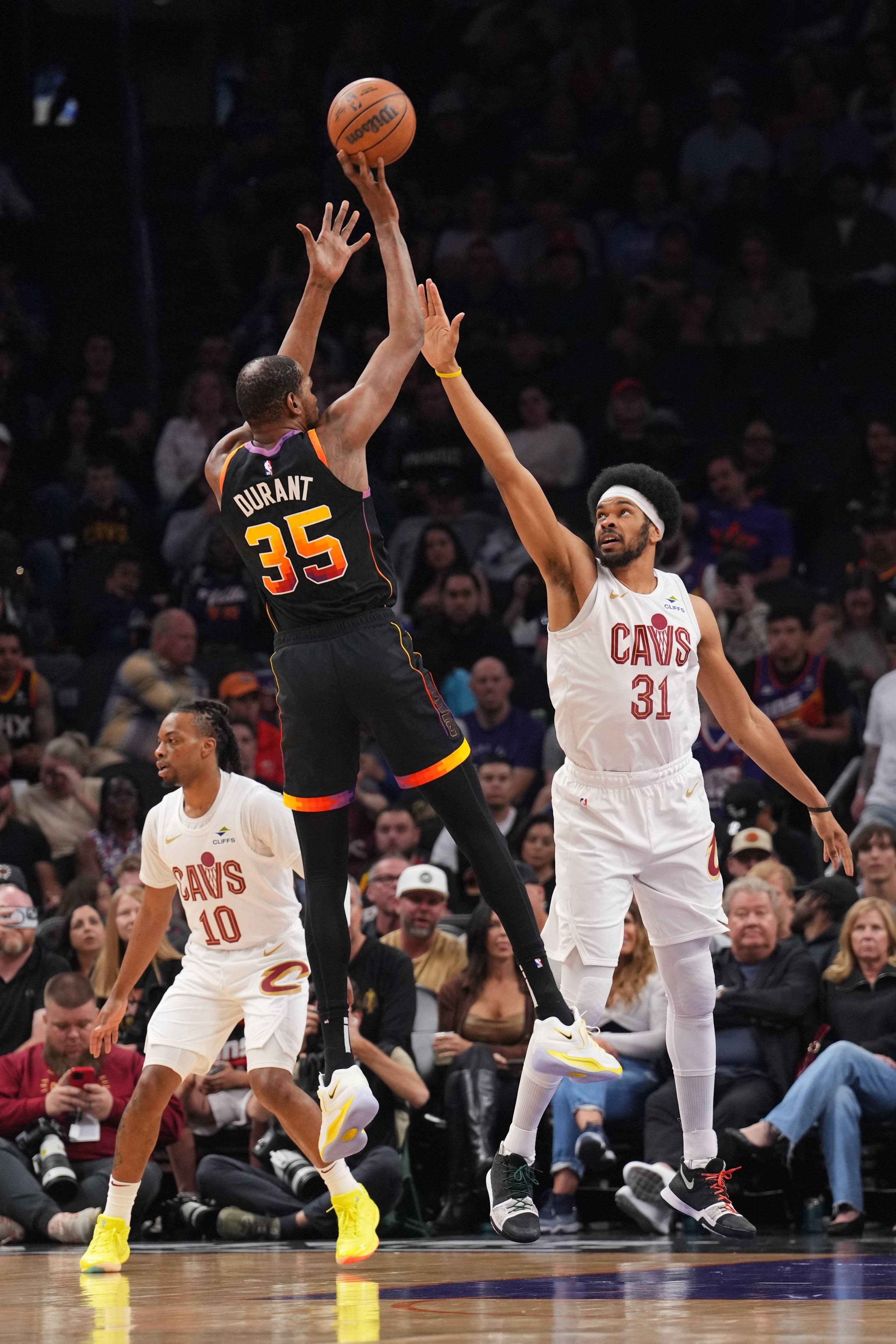 开云体育-杜兰特重返赛场，表现优异首场状态出色，法国队观众沸腾！-开云体育